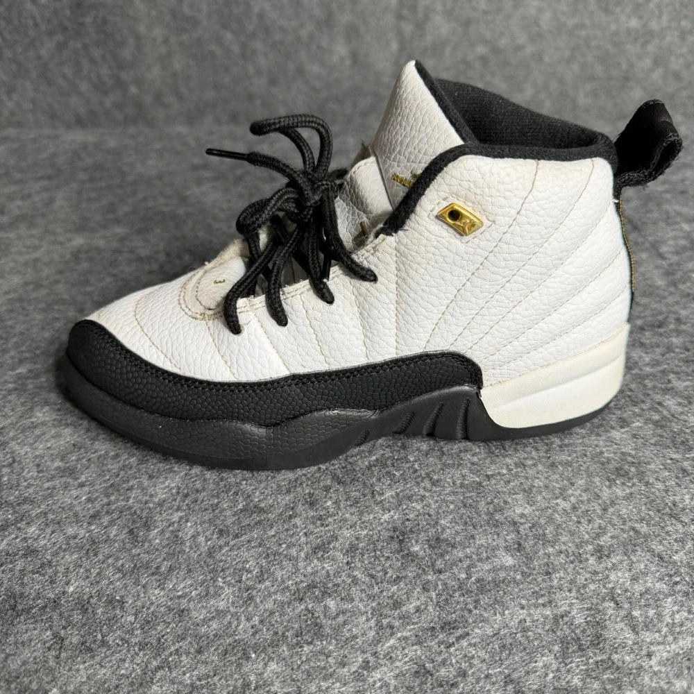 Jordan 12 Retro Royalty Taxi White Black Gold 151186-170‎ Boys Size 1Y